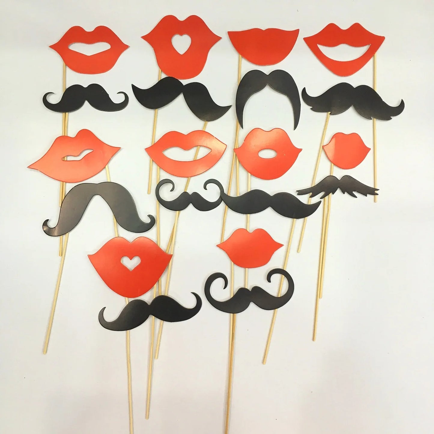 Bearded lips / 201336100 image